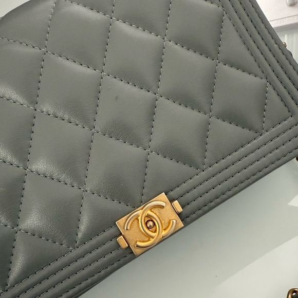 Chanel Boy Quilted Wallet on Chain - Picture 3 of 7